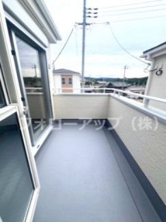 バルコニーからの眺めを楽しみながら食事をしませんか