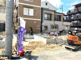 前面道路含む現地写真です