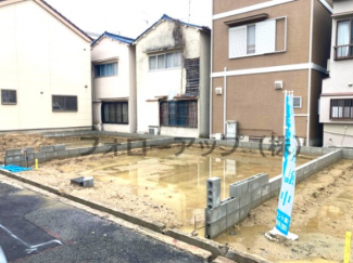 前面道路含む現地写真です