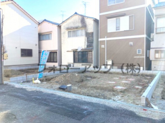 前面道路含む現地写真です