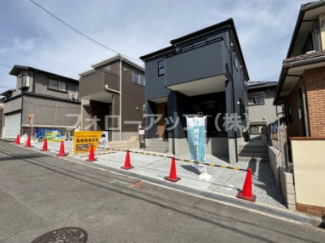 前面道路含む現地写真です