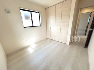 広々とした洋室です