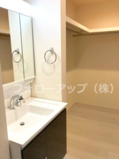 独立洗面台で身支度をすべて済ませてしまいましょう