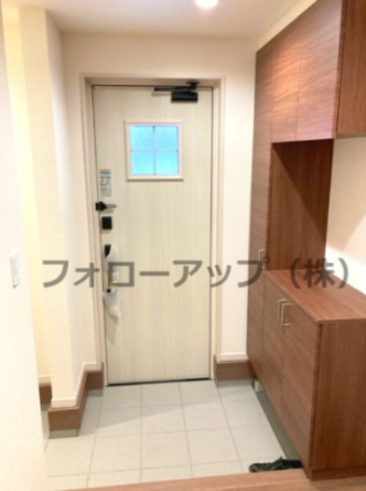落ち着いた玄関です