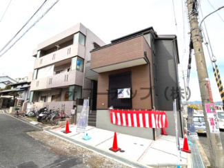 前面道路含む現地写真です