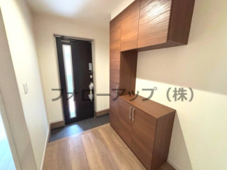 毎日通る玄関はこちらです