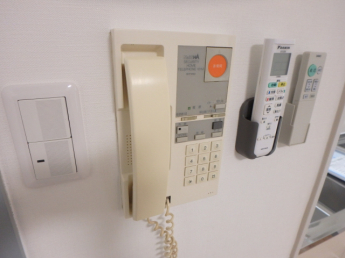インターホン
