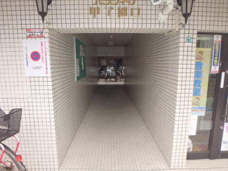 毎日通るエントランスはこのようになっています