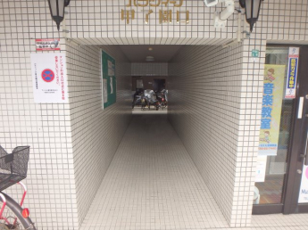 毎日通るエントランスはこのようになっています