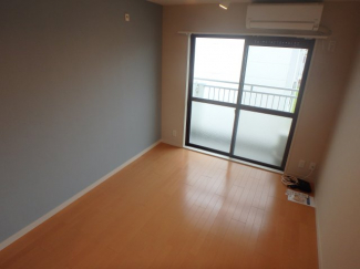 こちらの居間で趣味の時間をお楽しみください