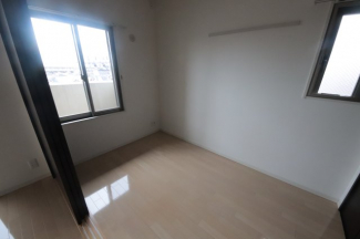 ゆったり過ごせる居間です