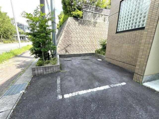 大津市雄琴北１丁目の駐車場の画像