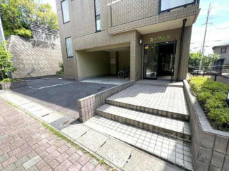 大津市雄琴北１丁目の駐車場の画像