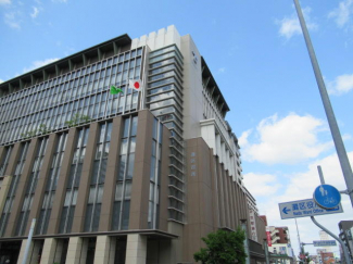 神戸市灘区役所まで856m