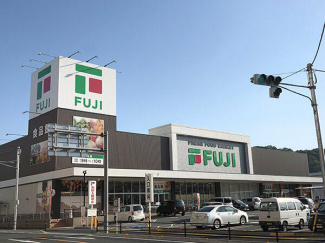 フジ八幡浜店まで130m