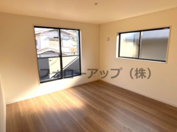 明るい洋室です