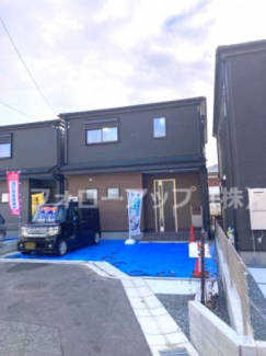 前面道路含む現地写真です