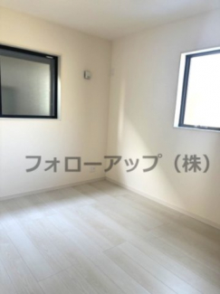 スタンダードな洋室です