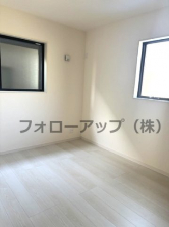 スタンダードな洋室です