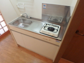 コンパクトなキッチンで掃除もラクラク