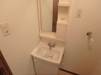 コンパクトで使いやすい洗面所