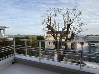 生駒山から大阪湾越しの和歌山・神戸まで望む開放的な眺望