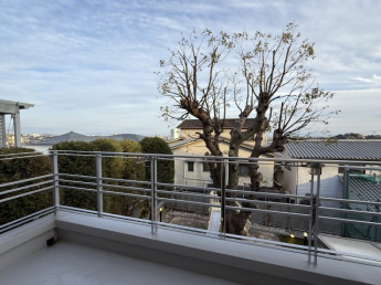 生駒山から大阪湾越しの和歌山・神戸まで望む開放的な眺望