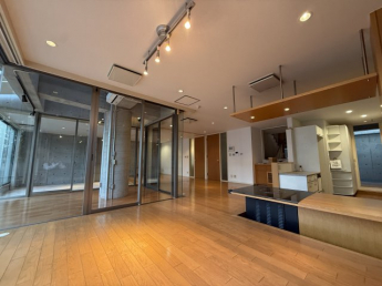 【居間・リビング】