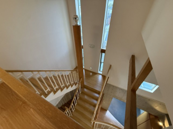 美しい階段スペース