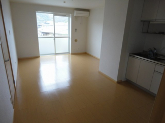 ゆったり過ごせる居間です