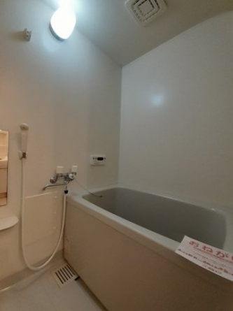 コンパクトで使いやすいお風呂です