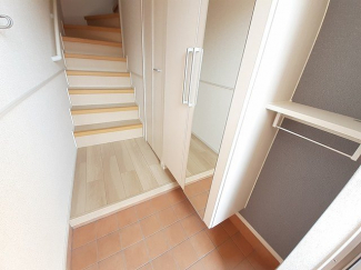 明るい玄関です