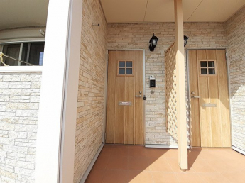 ゆとりのあるエントランスです