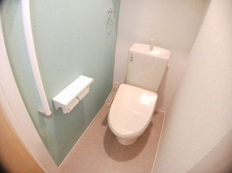 コンパクトで使いやすいトイレです