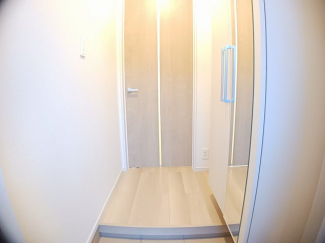 落ち着いた玄関です