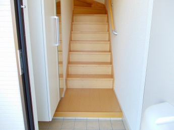 収納もある玄関です