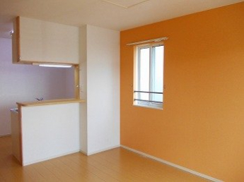 ゆったり過ごせる居間です