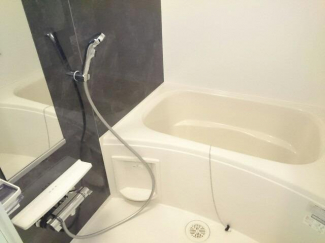 コンパクトで使いやすいお風呂です