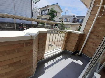 陽当たり良好なバルコニーです