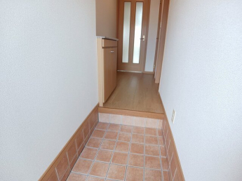 毎日通る玄関はこちらです