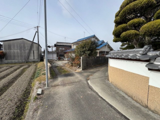 前面道路含む現地写真です