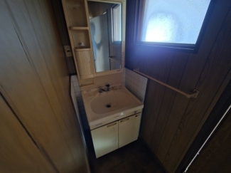 独立洗面台、朝の身支度には欠かせません