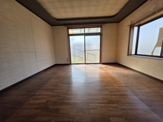 明るい洋室です