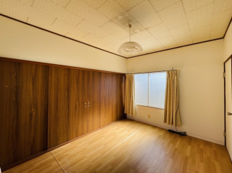 ゆったりした洋室です