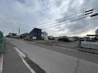 街路側面（北東から）