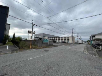 街路側面（南東から）