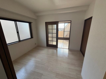 シャインスリーの画像