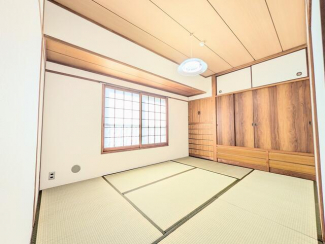 もう一部屋の和室も収納たっぷり