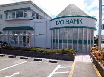 伊予銀行三津東支店様まで1100m