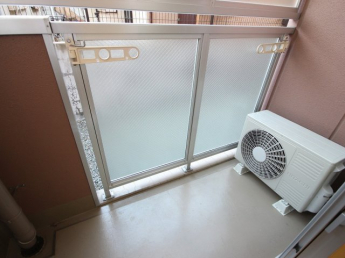 落ち着いた時間を過ごせるバルコニーです